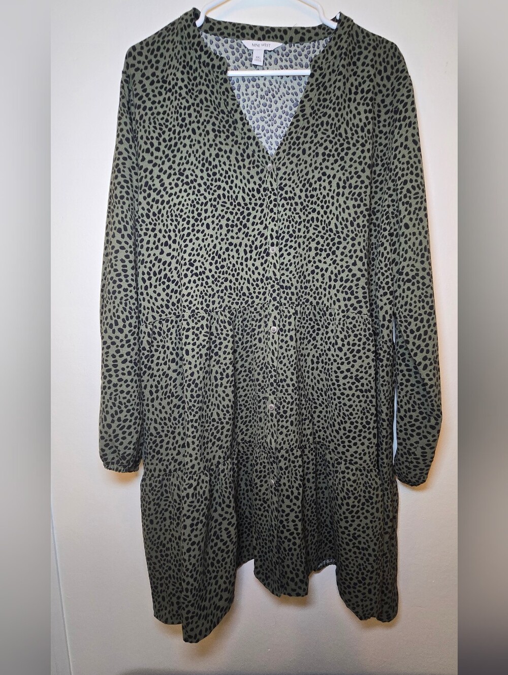 NWOT Nine West Women’s L Green Black Leopard Print Tiered V‑Neck Dress